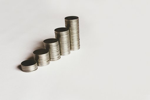 財務(wù)審計主要審計哪些內(nèi)容？委托財務(wù)審計多少費用？