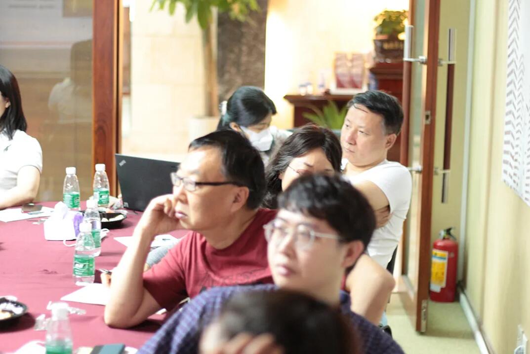 “兩會政策對企業(yè)利弊的分析”沙龍圓滿結束